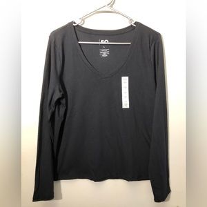 SO Womens Black T-Shirt Long Sleeves Size Medium Juniors Womens V Neckline New